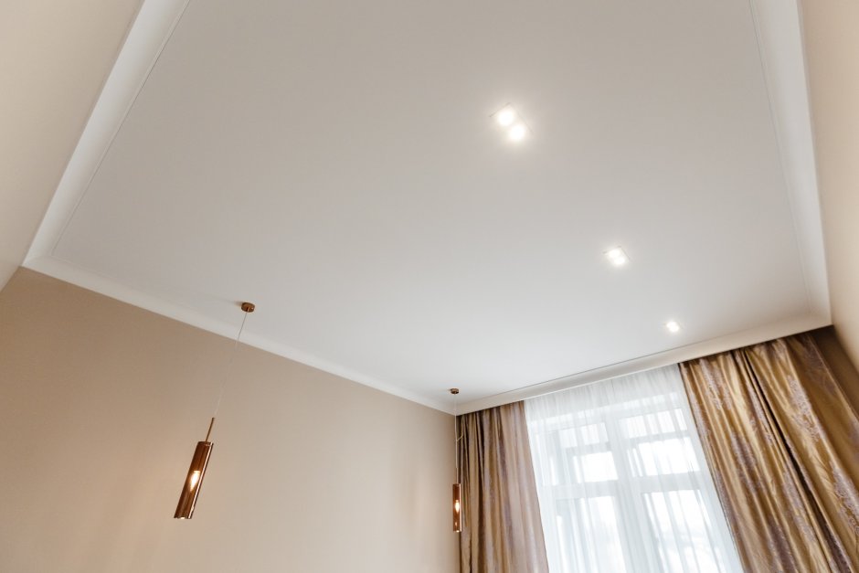 Прямой потолок