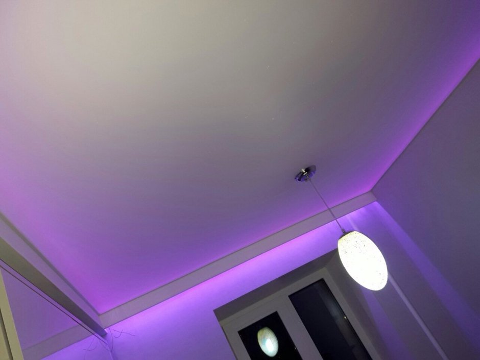 Натяжные потолки однотонные