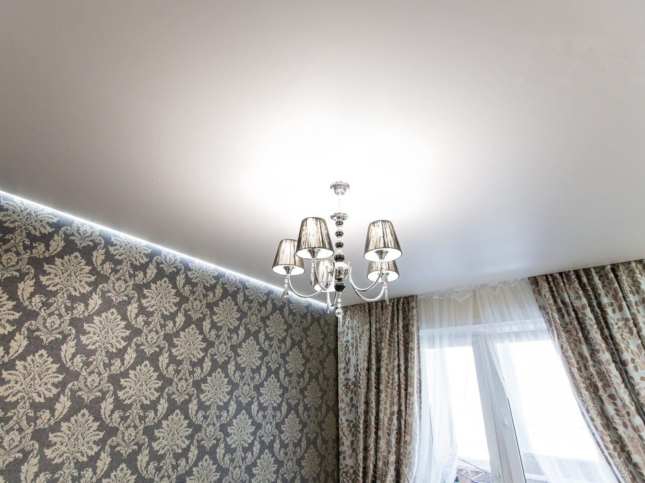 Матовый натяжной потолок м110