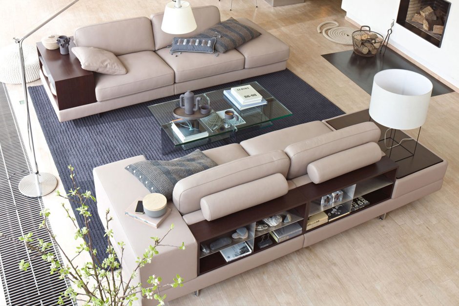 Диван со столиком