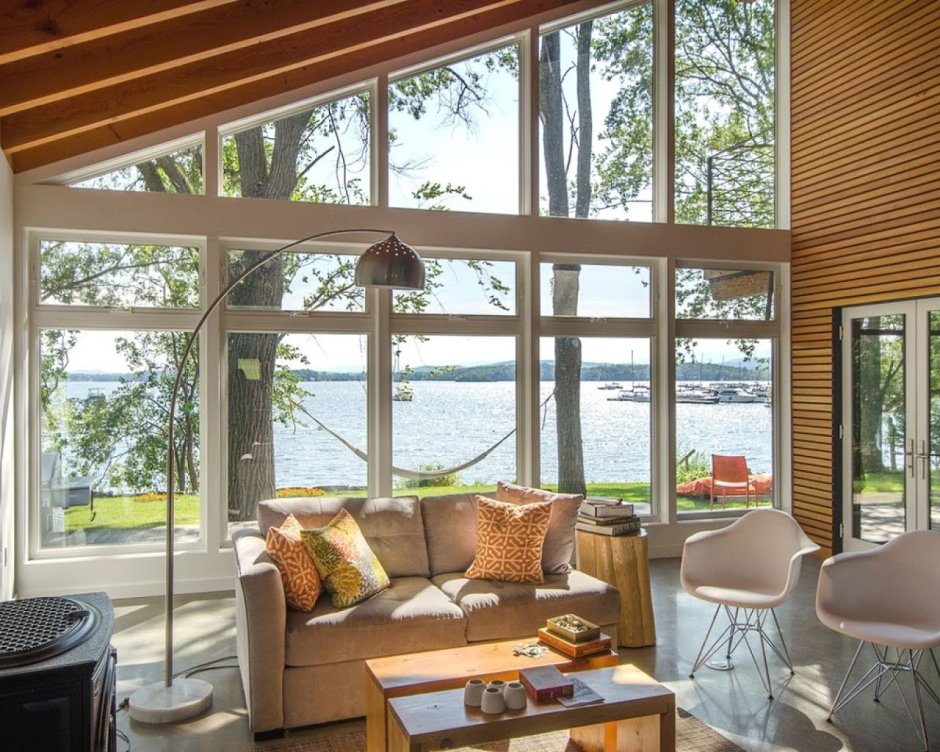 Веранда с большими окнами
