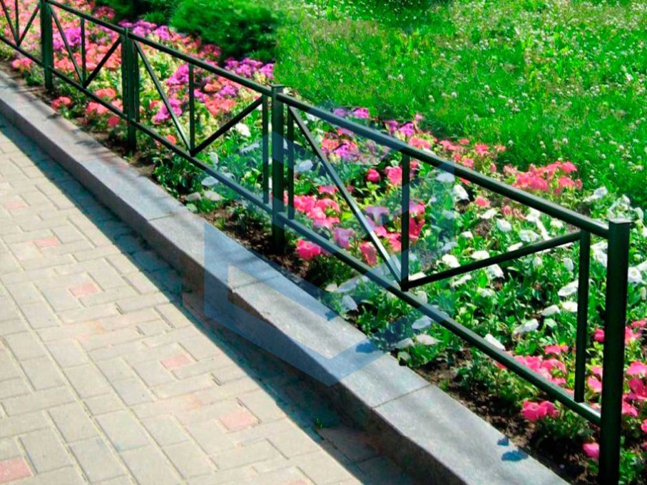 Ограждения для клумб из металла