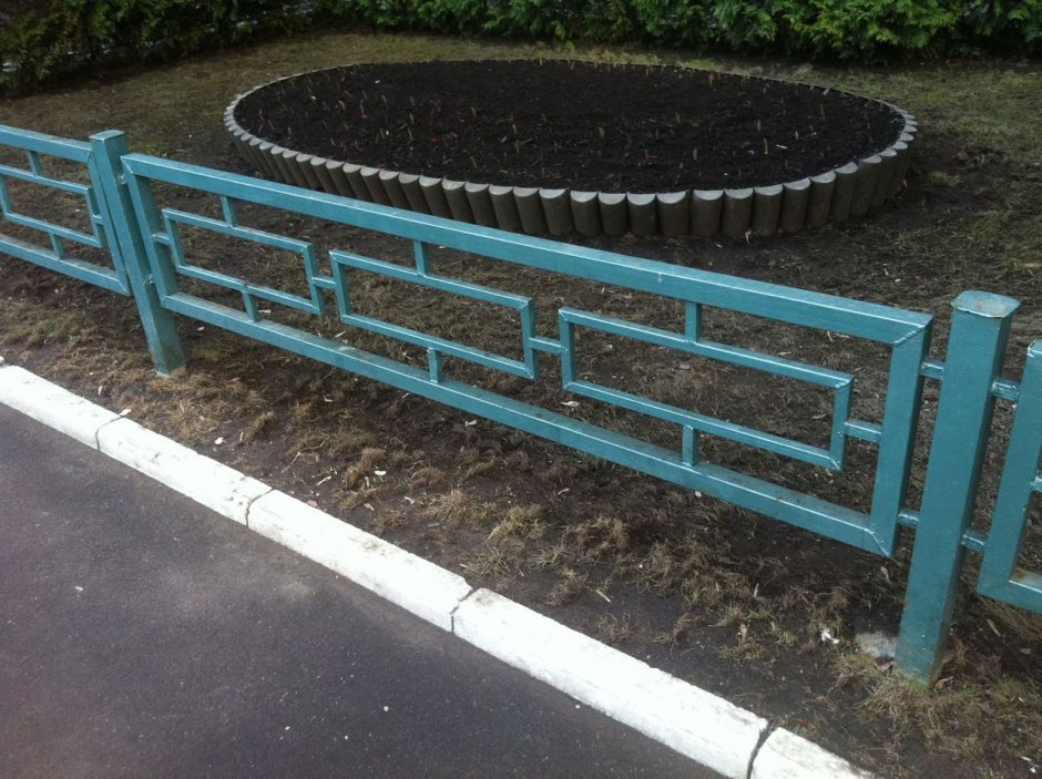 Ограждения для клумб из металла