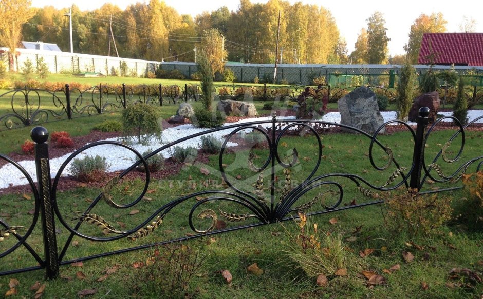 Кованые ограждения для цветников