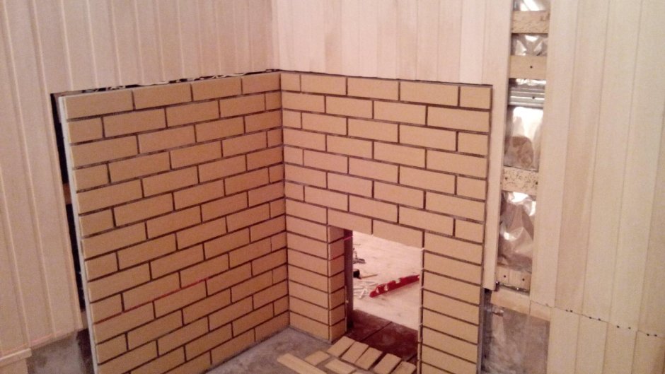 Экран из шамотного кирпича для банной печи