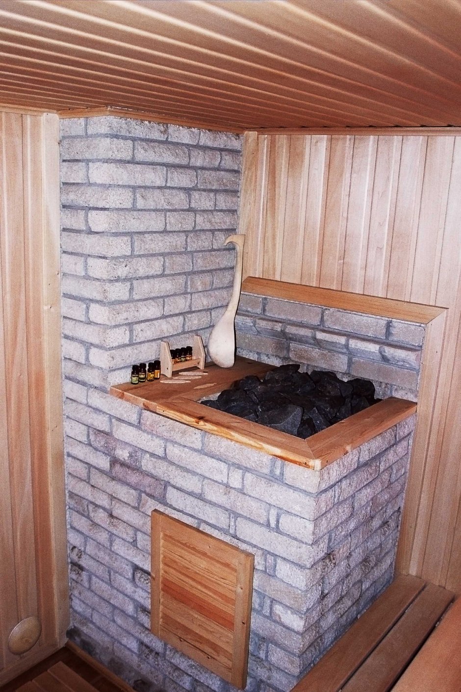 Парилка с кирпичной печью