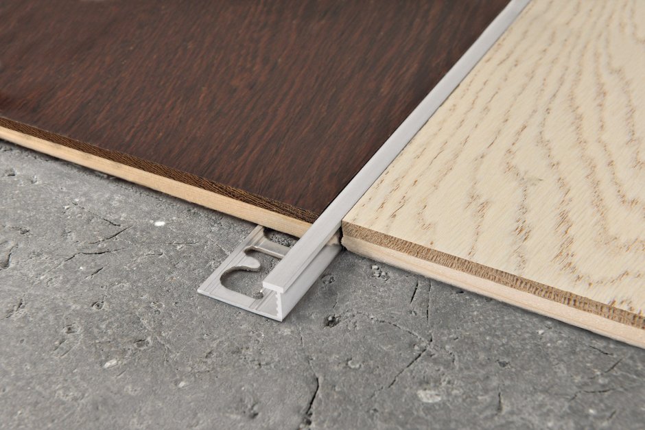 Т-образный стыковочный профиль для пола