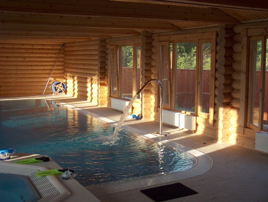 Двухэтажная баня с бассейном