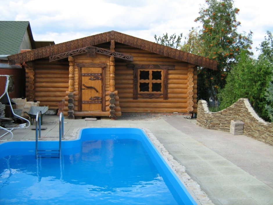 Срубовая баня с бассейном