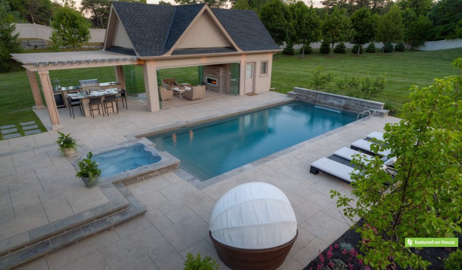 Планировка участка с бассейном