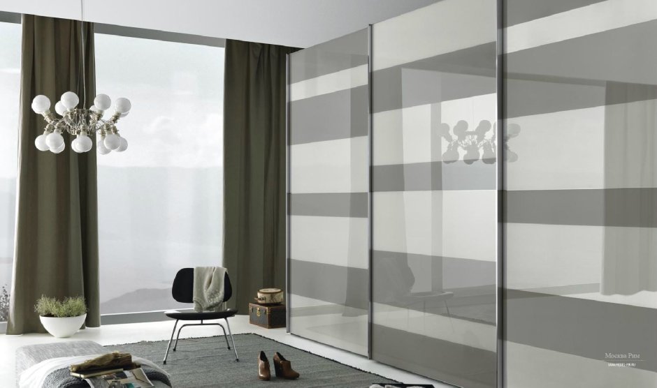 Шкаф купе со стеклянными дверями