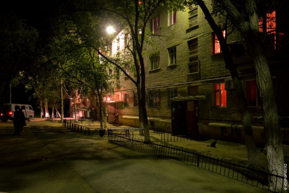 Улица вечер двор