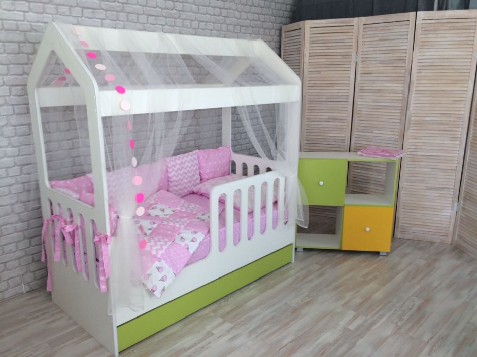 Двухъярусная кровать домик