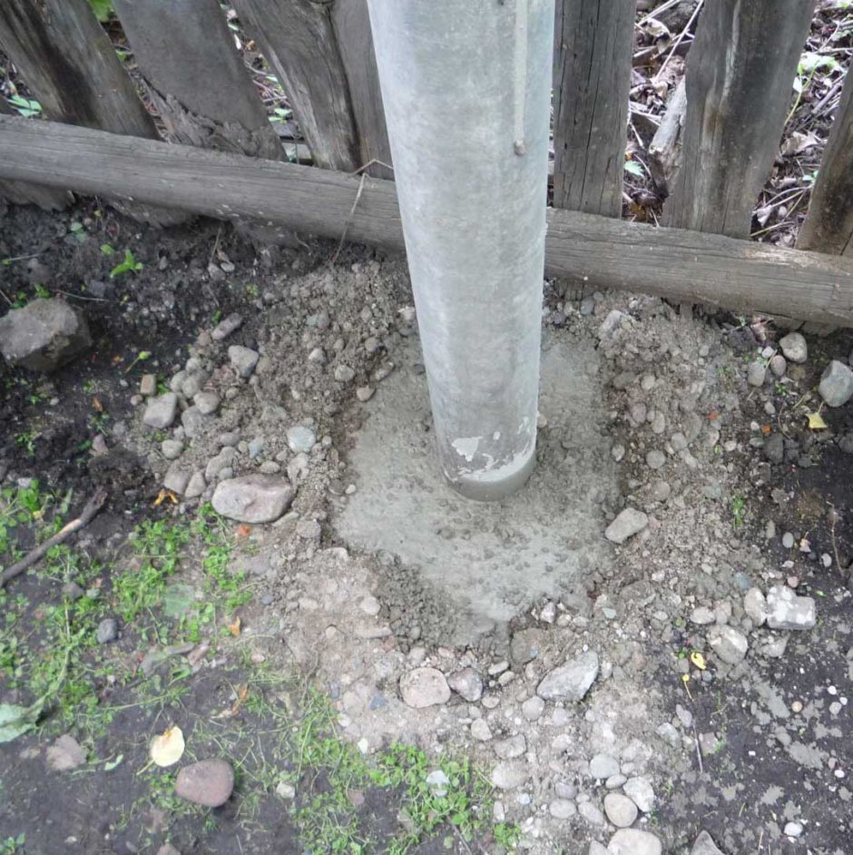 Бетонирование столбов для забора м300