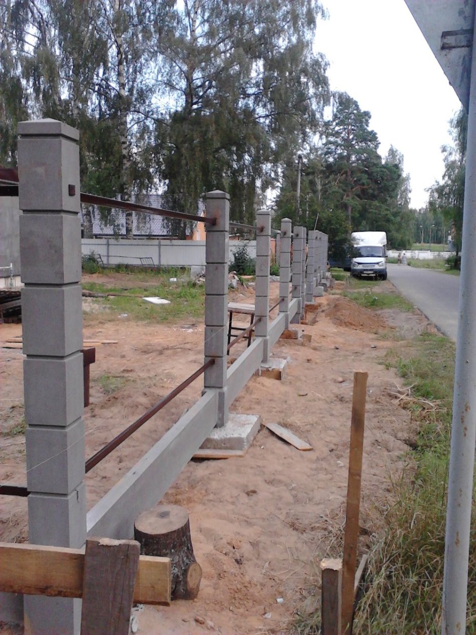 Бетонный столб