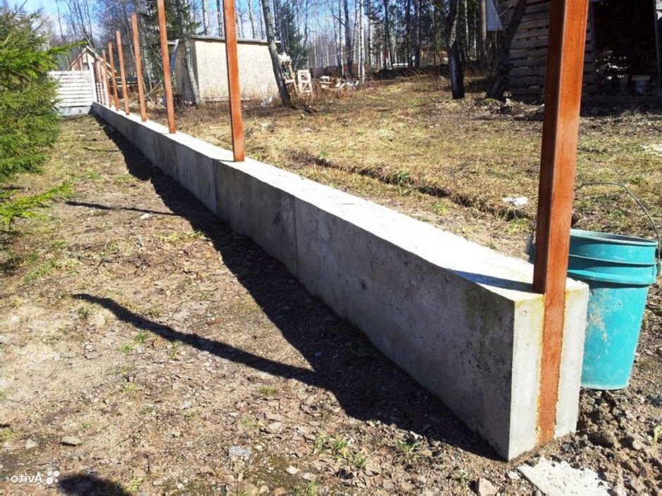 Свайно-ростверковый фундамент под забор