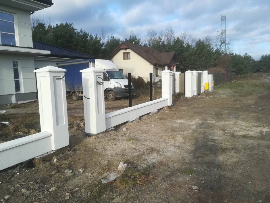 Бетонные колонны для забора