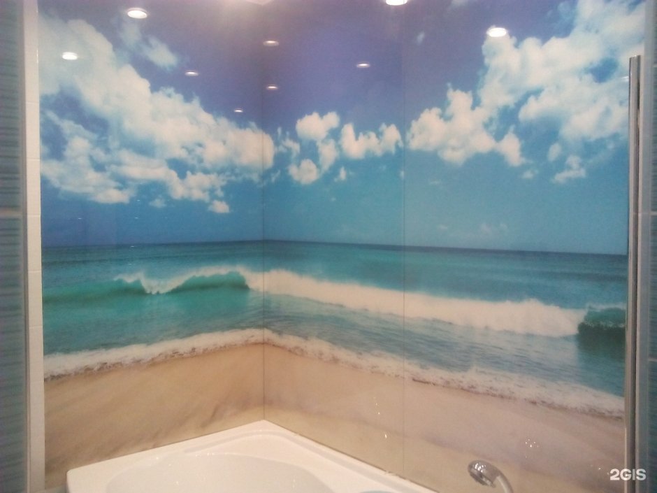 Стеклянное панно в ванную