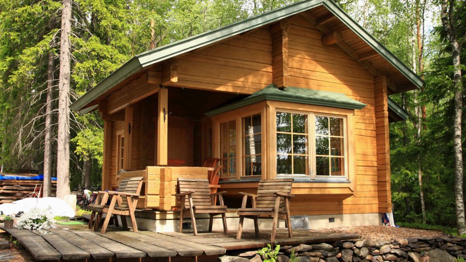 Маленький деревянный домик