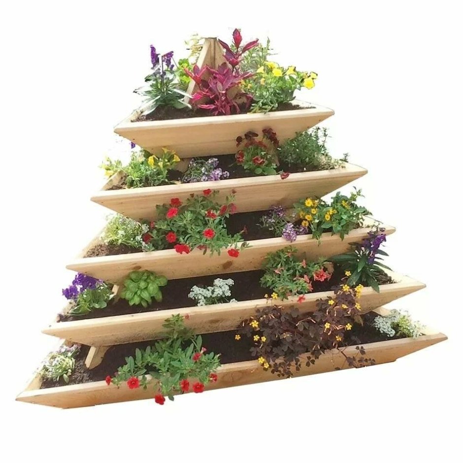 Пирамидная клумба