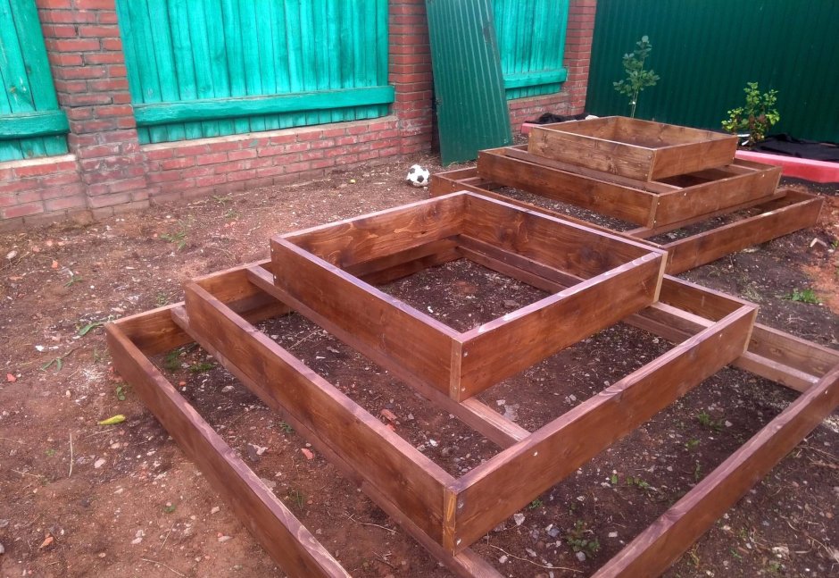 Деревянные грядки многоуровневые