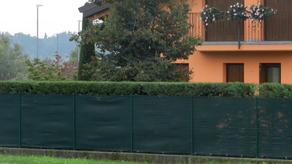 Затеняющая сетка для забора коричневая