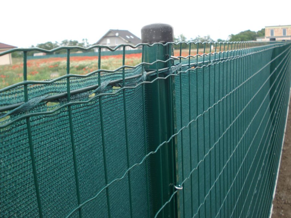 Сетка фасадная для забора непрозрачная