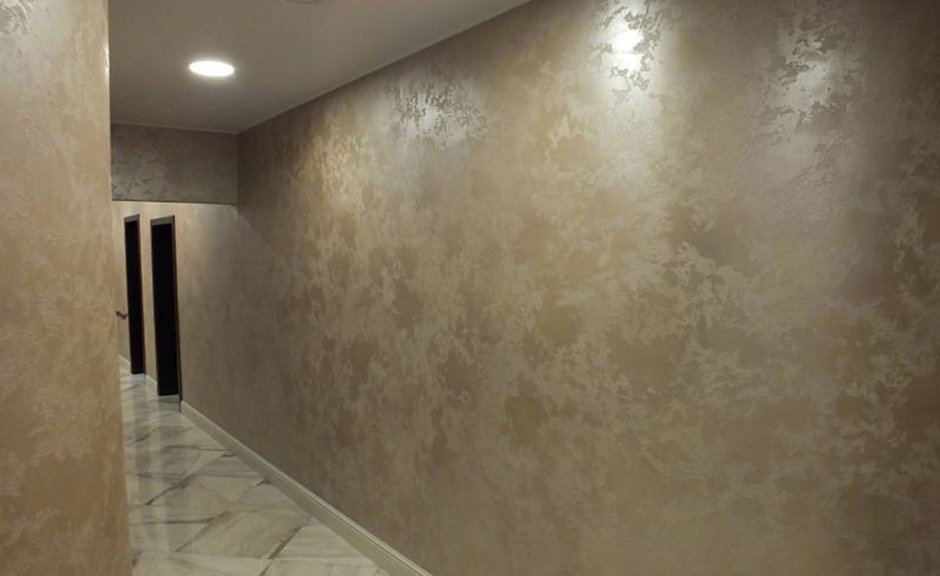 Венецианская штукатурка шелк коридор