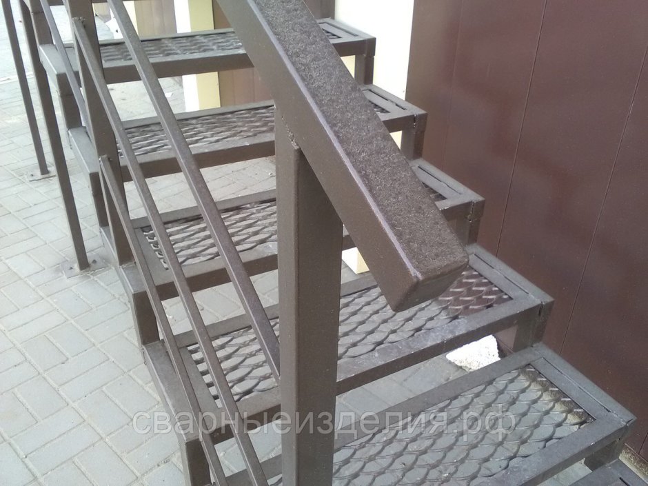 Приставная лестница ПВЛ 3 ступени + площадка 600 мм.