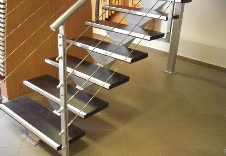 Лестница на Центральном металлическом косоуре