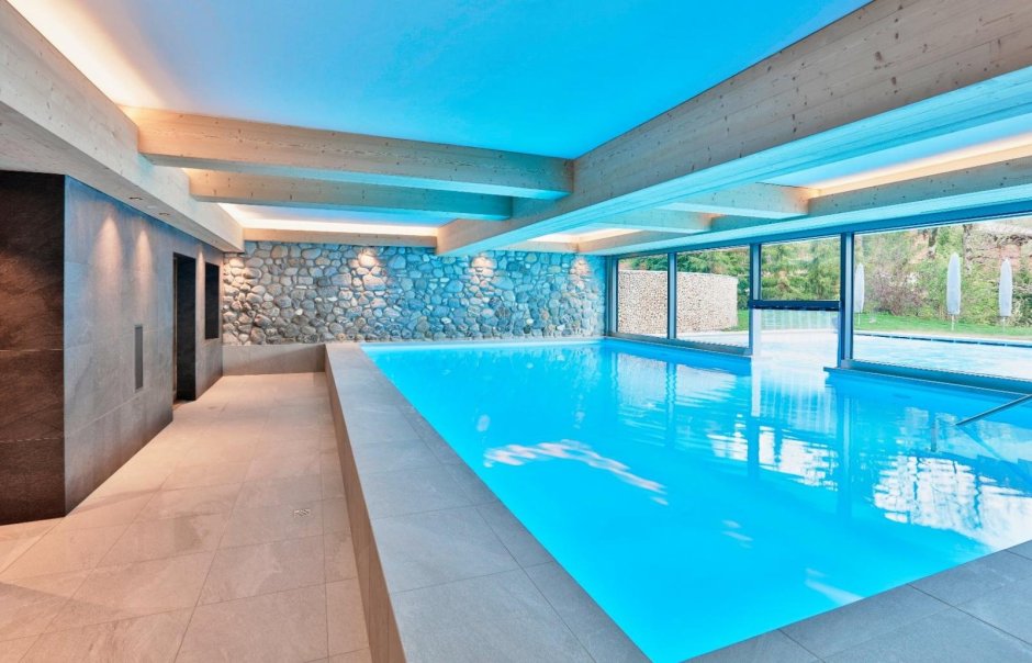 Стильный бассейн