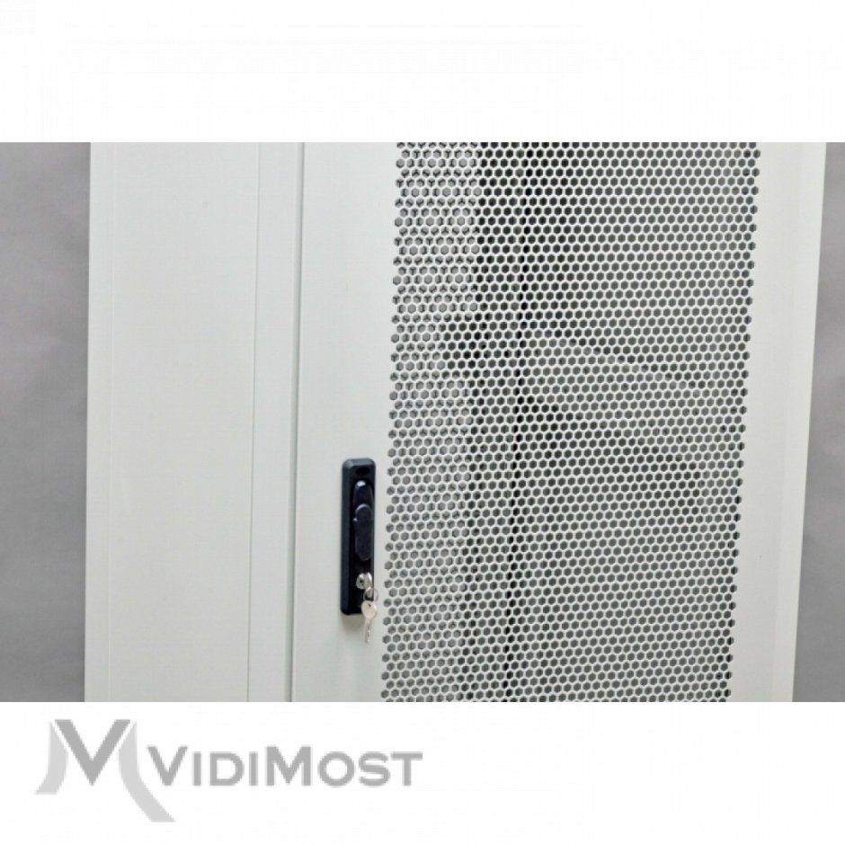 Перфорированная дверца шкафа Legrand