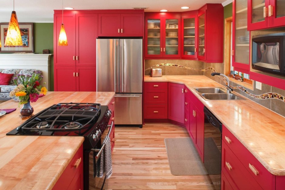 Кухня под красное дерево в современном стиле