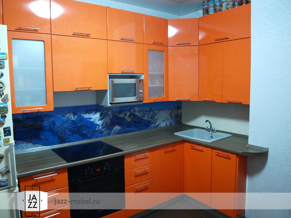 Сине оранжевая кухня