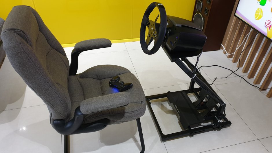 Кресло для руля Logitech g29