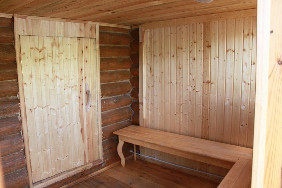 Дощаной предбанник
