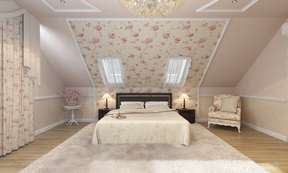 Спальня в частном доме со скошенным потолком