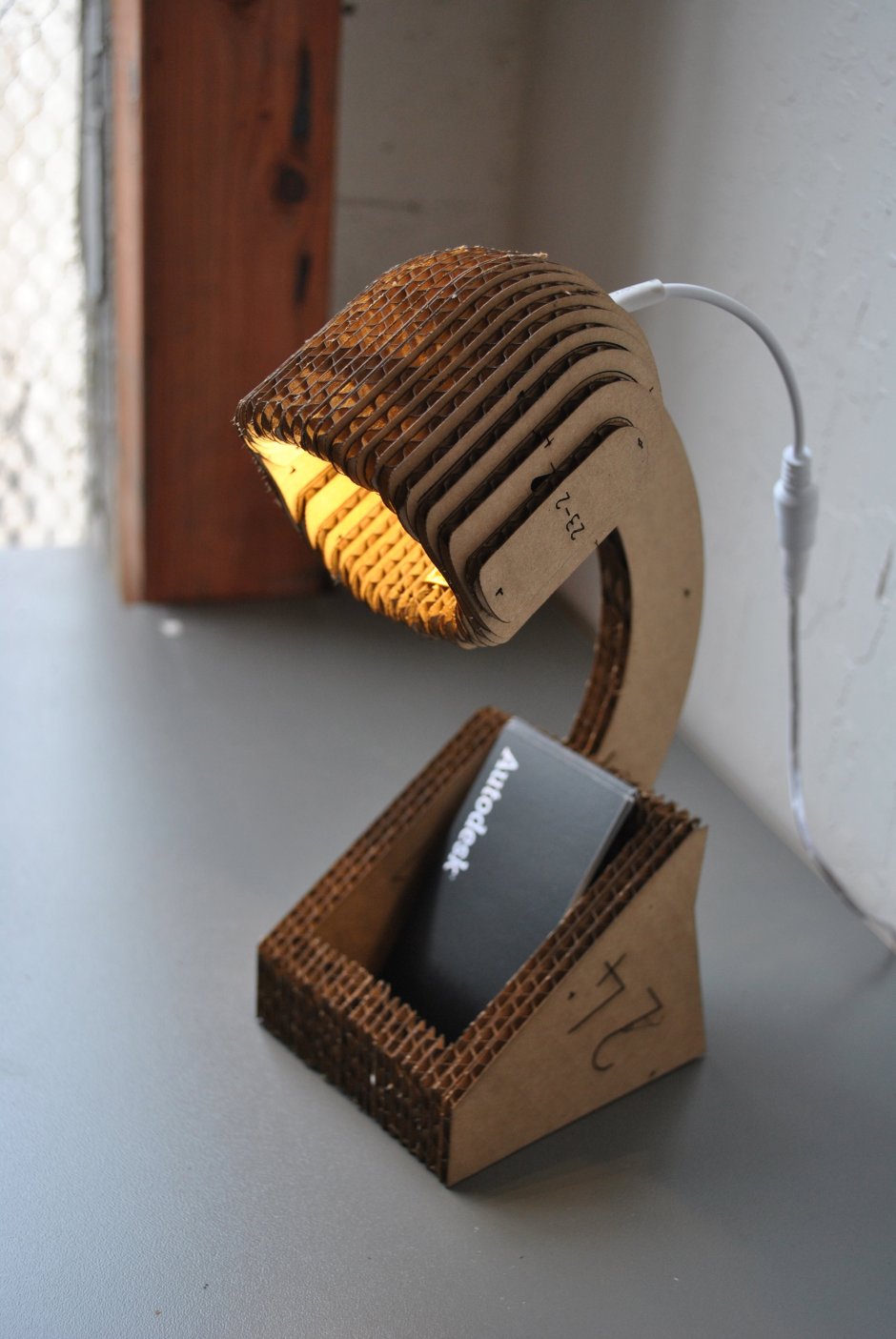 Оптоволоконный светильник своими руками из картона